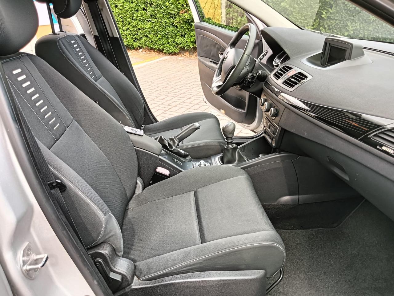 Renault Megane Mégane 1.5 dCi 110CV SporTour Attractive..CELL 320 147 1147 WUATSAPP..ELIA