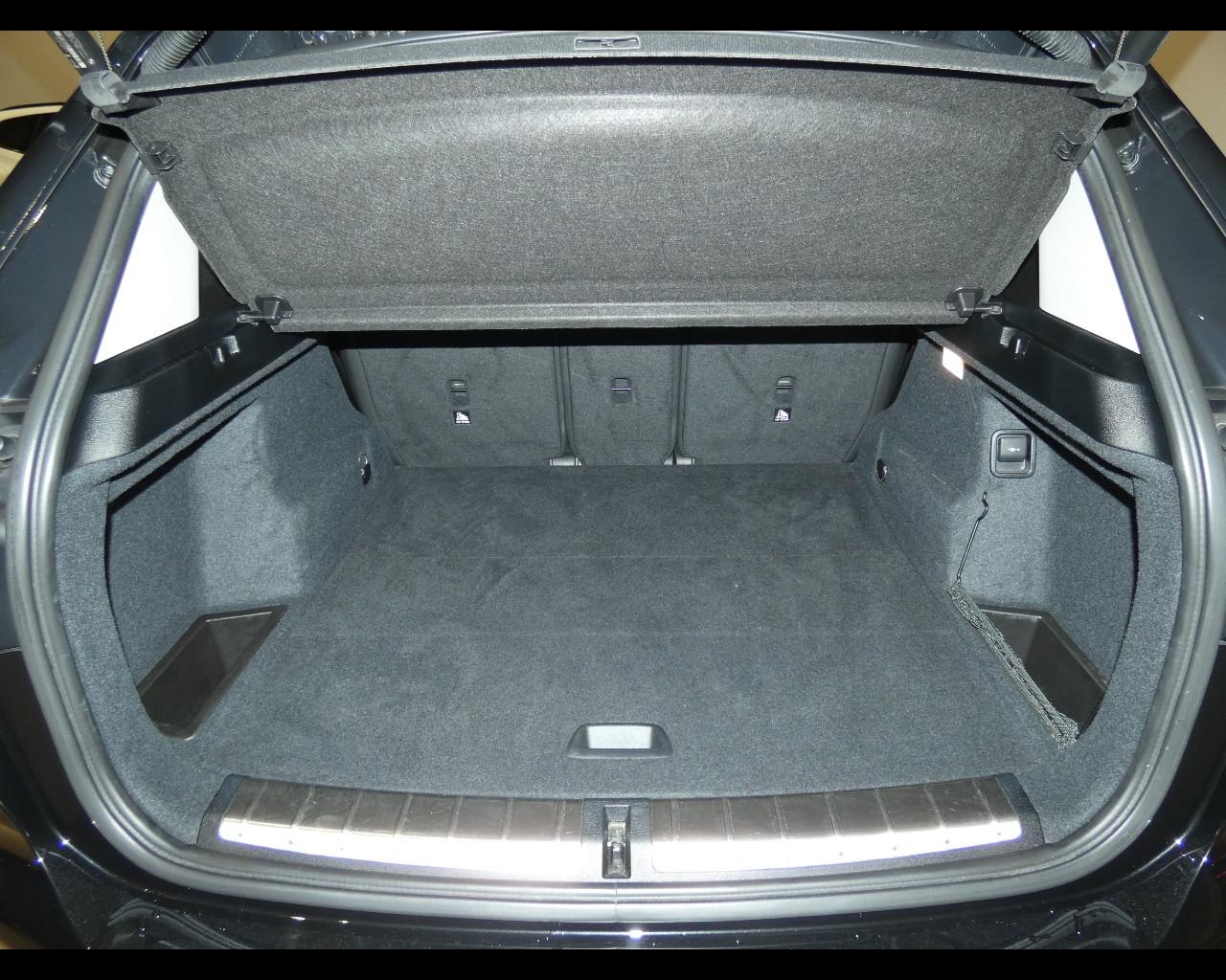 BMW X1 (F48) - X1 sDrive18d xLine