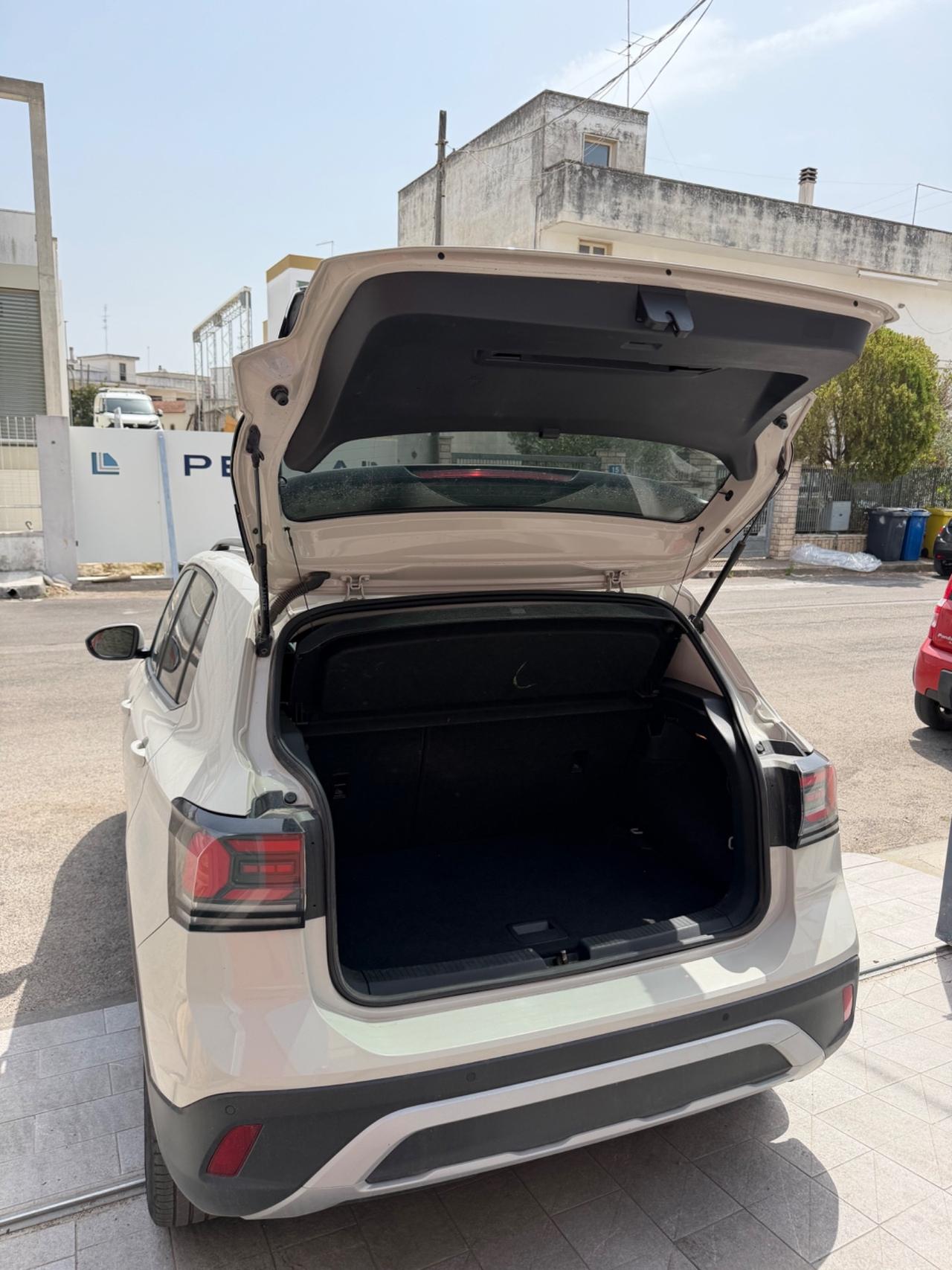 Volkswagen T-Cross 1.0 110 cv TSI Life-2024/LED/SENSORI
