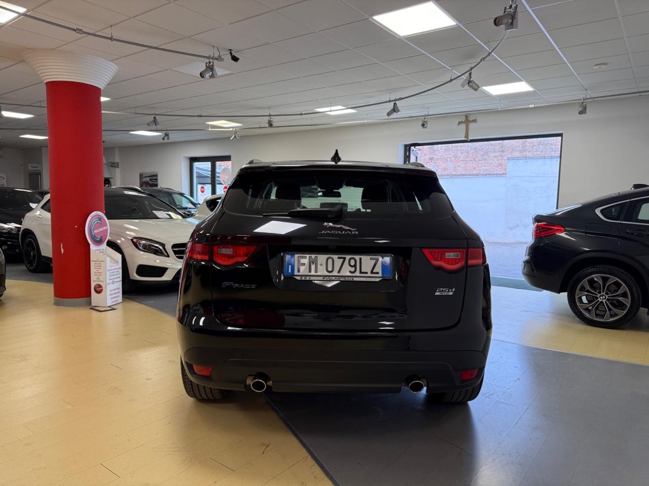Jaguar F-Pace 2.0 D 240 CV AWD aut. R-Sport