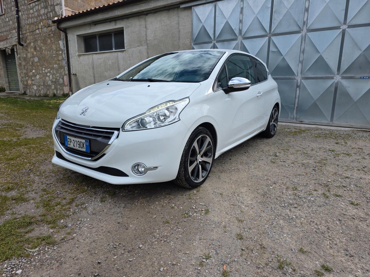 Peugeot 208 1.6 THP 156 CV 3 porte pre GTi