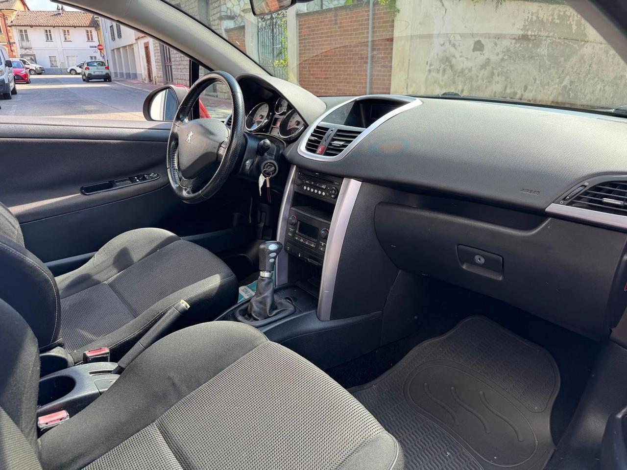 Peugeot 207 1.6 HDi 110CV CC
