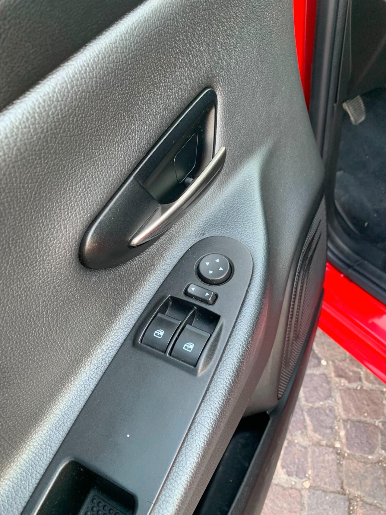 Lancia Ypsilon 1.2 69 CV 5 porte GPL Ecochic Gold