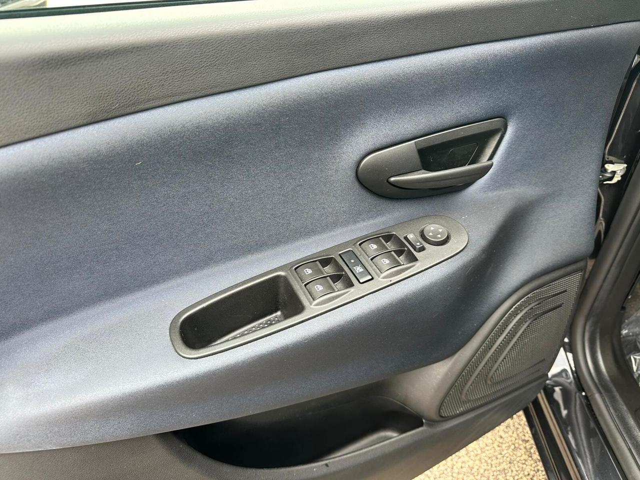 Lancia Ypsilon 1.0 FireFly 5 porte S&S Hybrid Gold