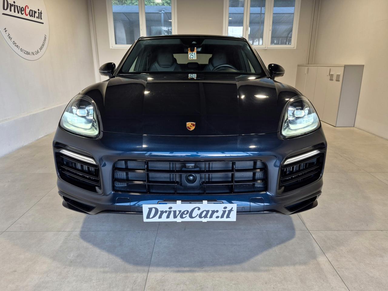 Porsche Cayenne COUPE' 3.0 E-HYBRID TIPTRONIC 462CV 5PORTE C.21 PINZE VERDI SOSP.ADATTIVE SED.ELETTRICI VENTILATI 18 VIE BOSE SCARICHI SPORT