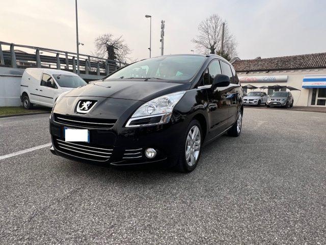 PEUGEOT 5008 1.6 HDi 112CV cambio robotizzato Féline