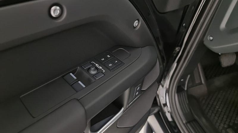 Land Rover Defender 90 3.0D I6 200 CV AWD Auto X-Dynamic SE