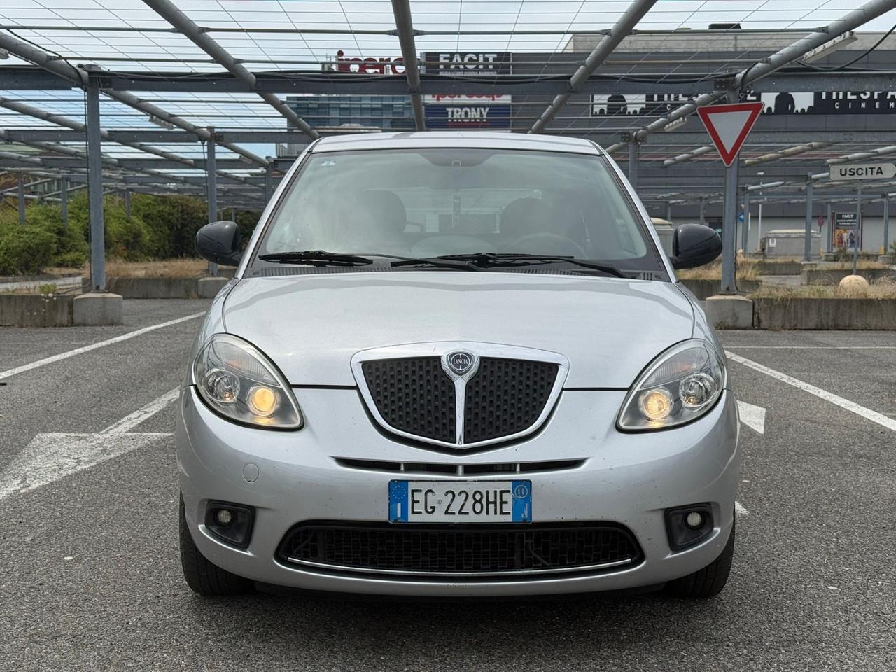 Lancia Ypsilon 1.3 MJT 75 CV Elle
