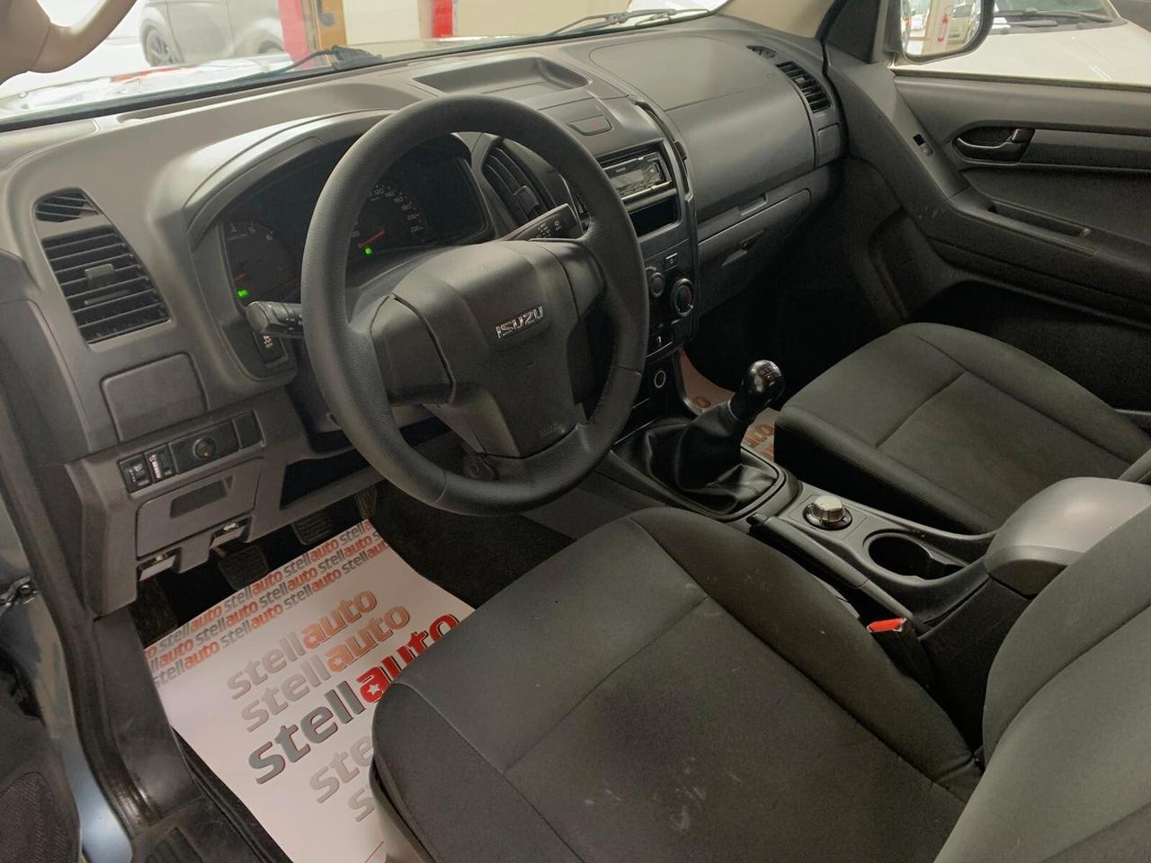 Isuzu D-Max 2.5 Crew Cab Solar 4WD