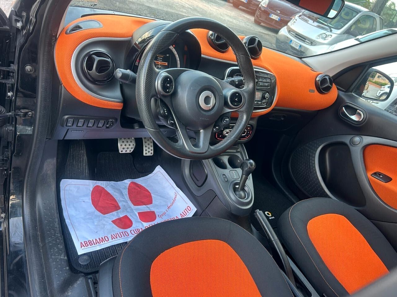 " UNA CHICCA " Smart ForFour 70 1.0 twinamic Passion