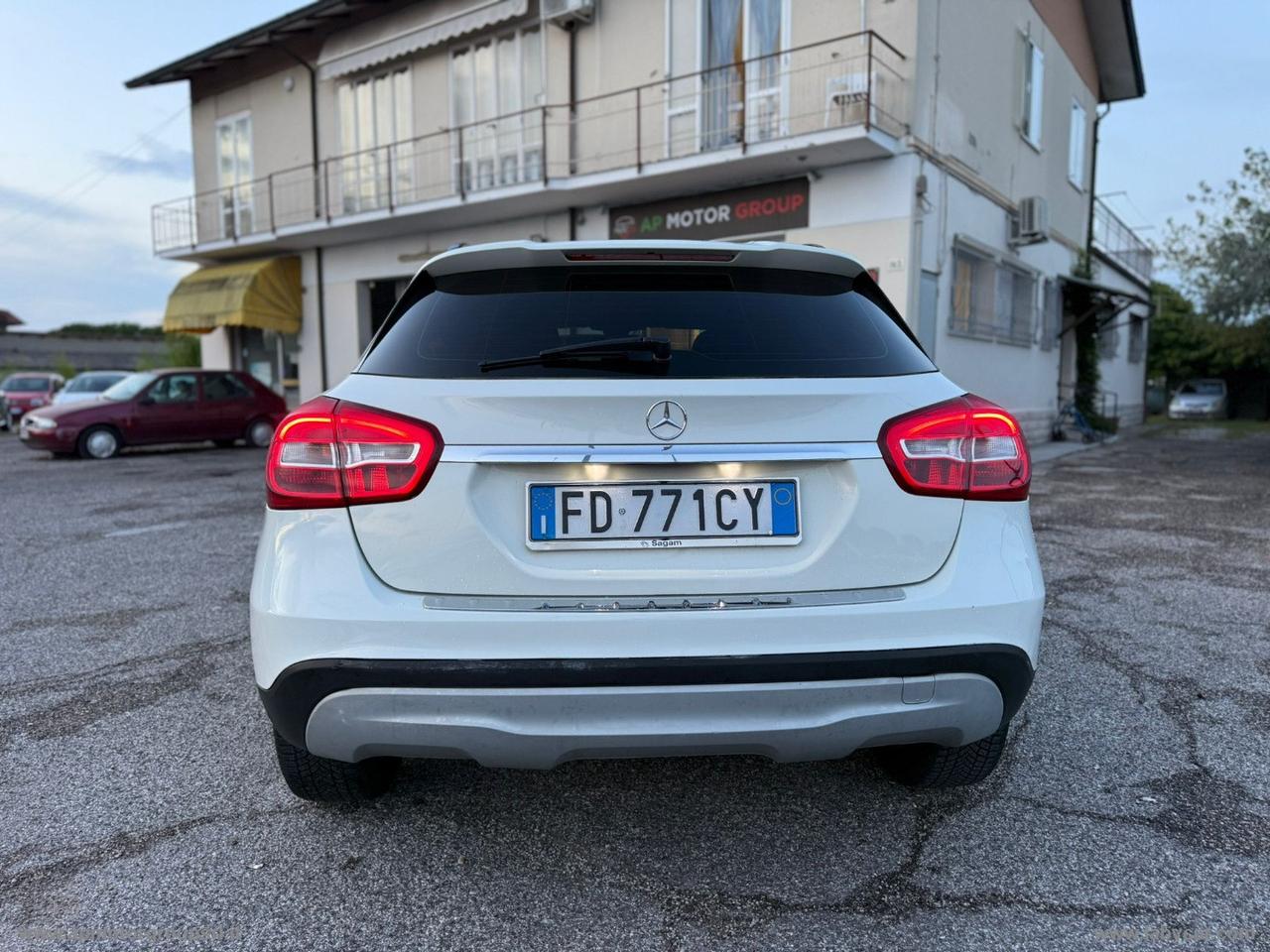 MERCEDES-BENZ GLA 180 d Automatic Executive