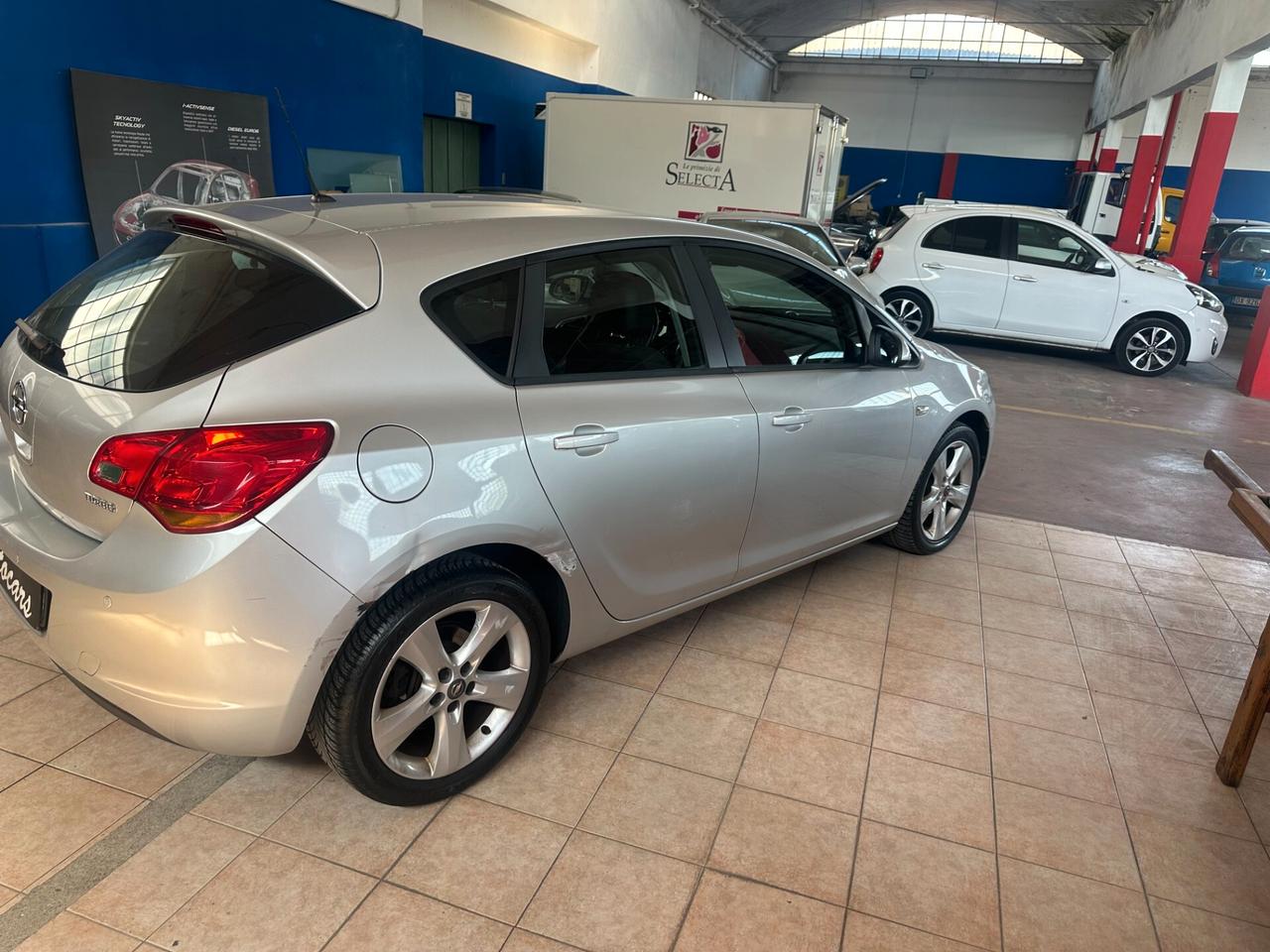 Opel Astra 1.4 Turbo 140CV 5 porte Cosmo