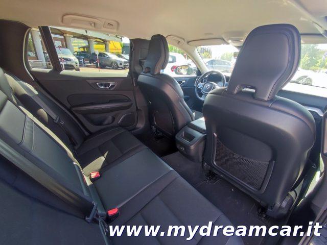 VOLVO V60 B4 (d) Geartronic Momentum Business Pro
