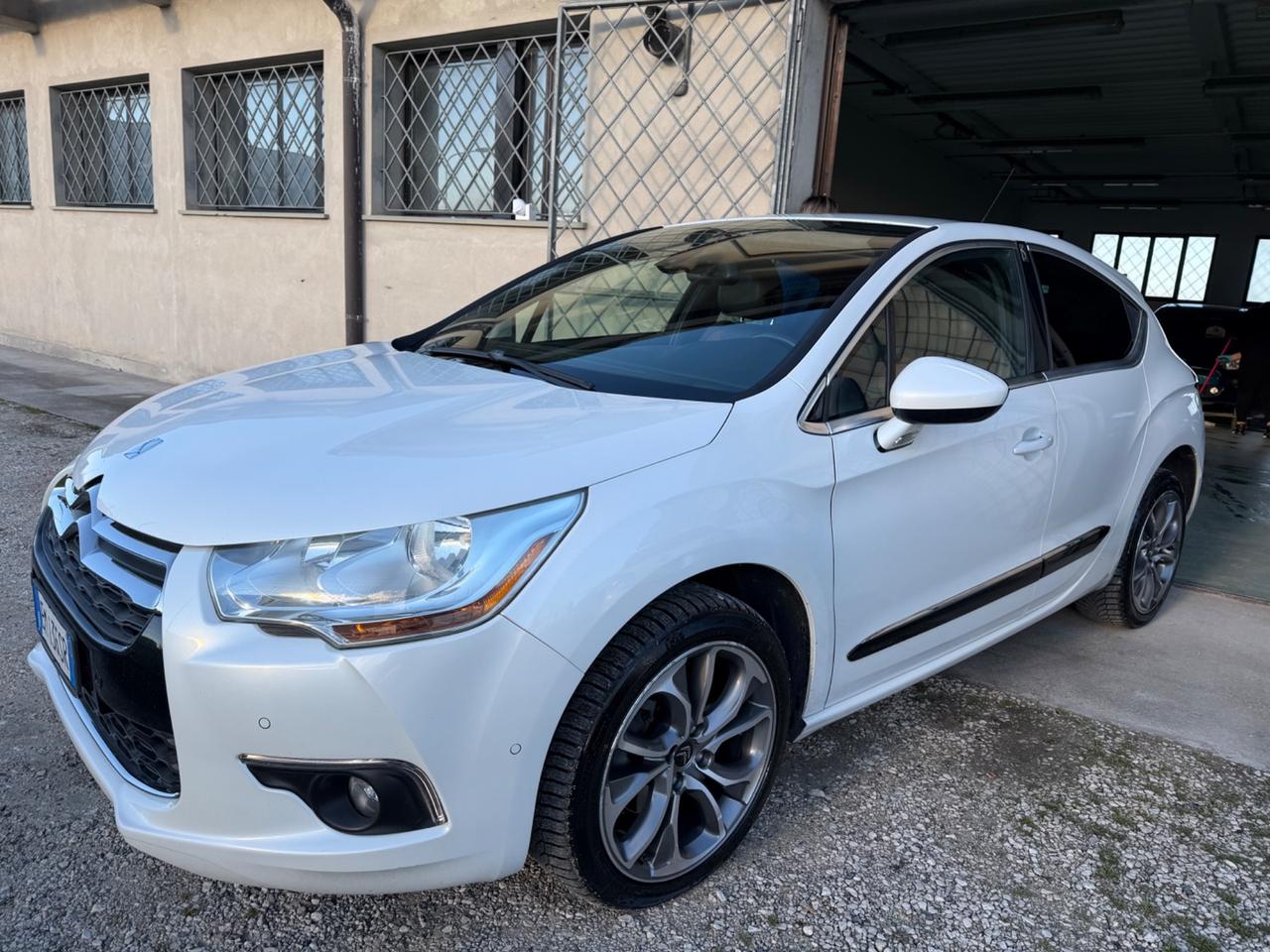 Ds DS4 4 2.0 HDi 160 Pure Pearl