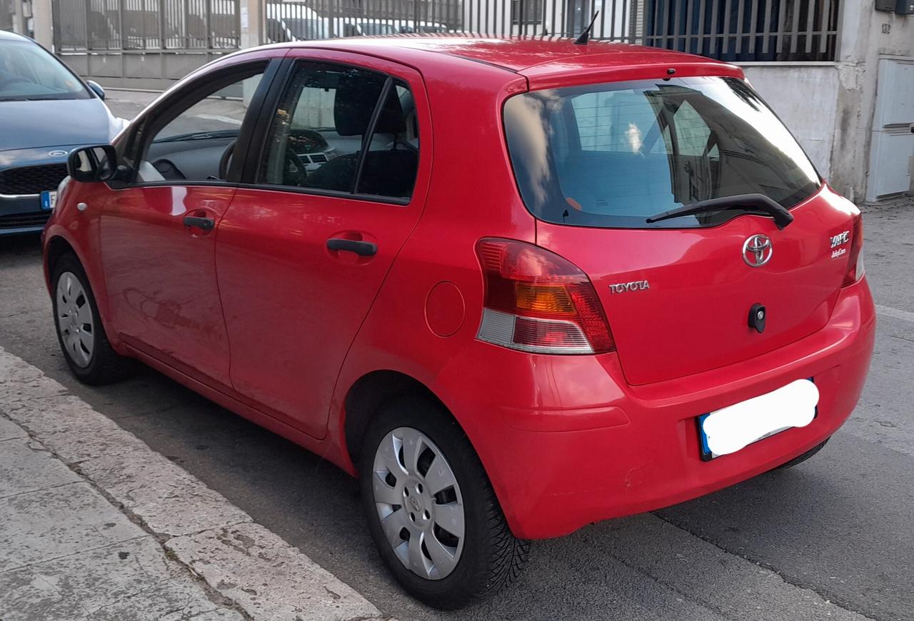 Toyota Yaris benzina 1.0 x neo patentati