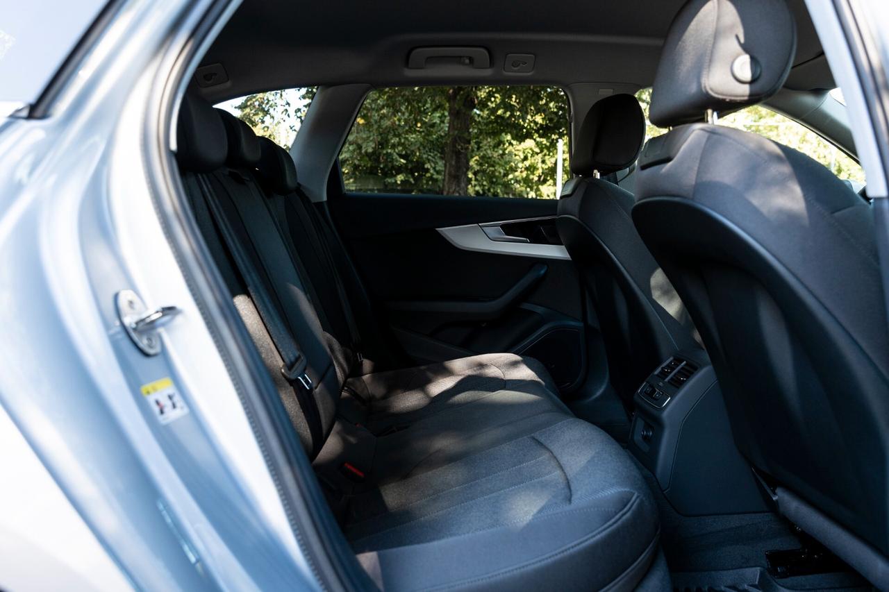 Audi A4 Avant 40 2.0 tdi mhev S-tronic*Matrix* Cockpit*