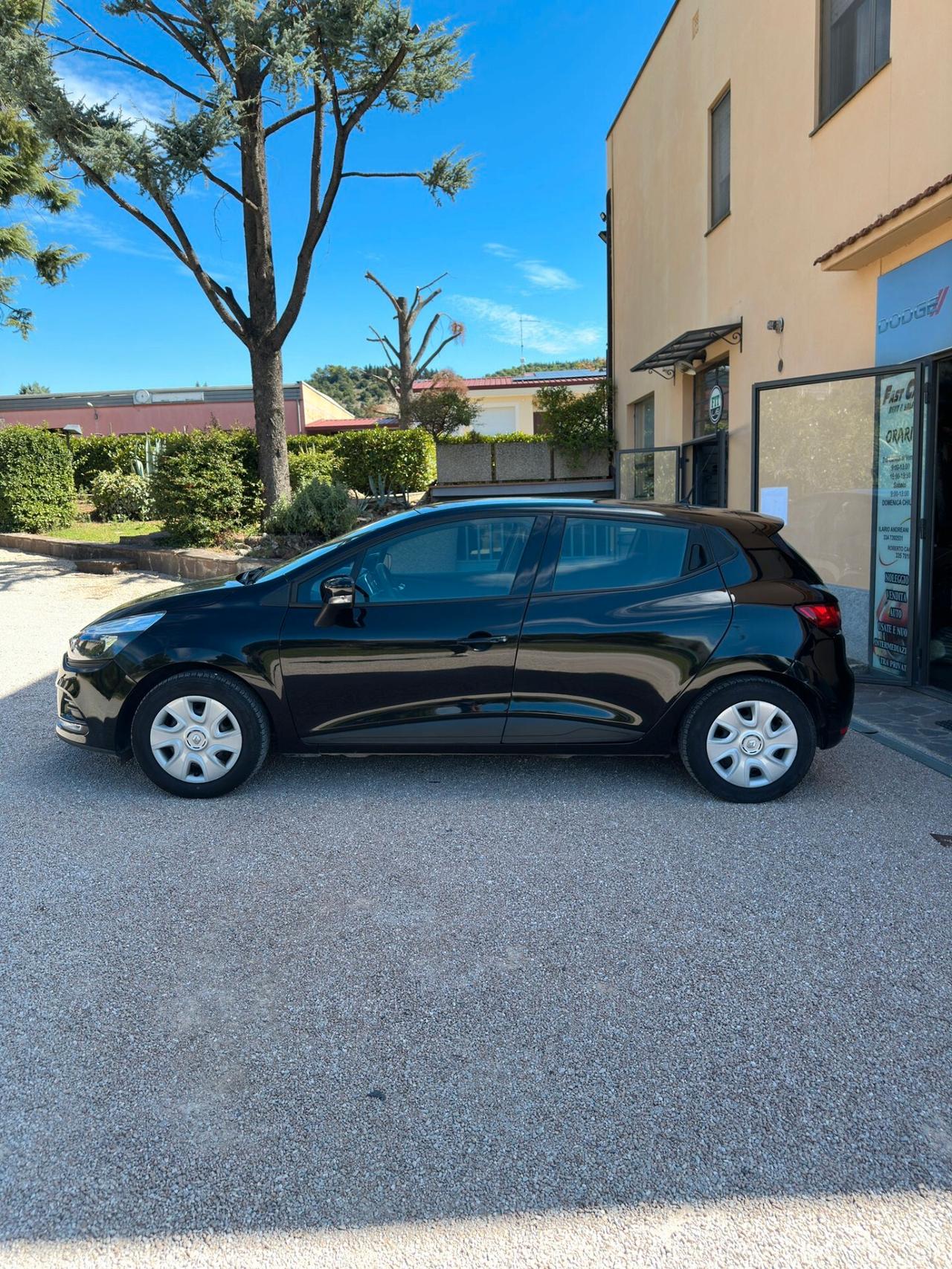 Renault Clio 1.2 75CV 5 porte Life NEOPATENTATI