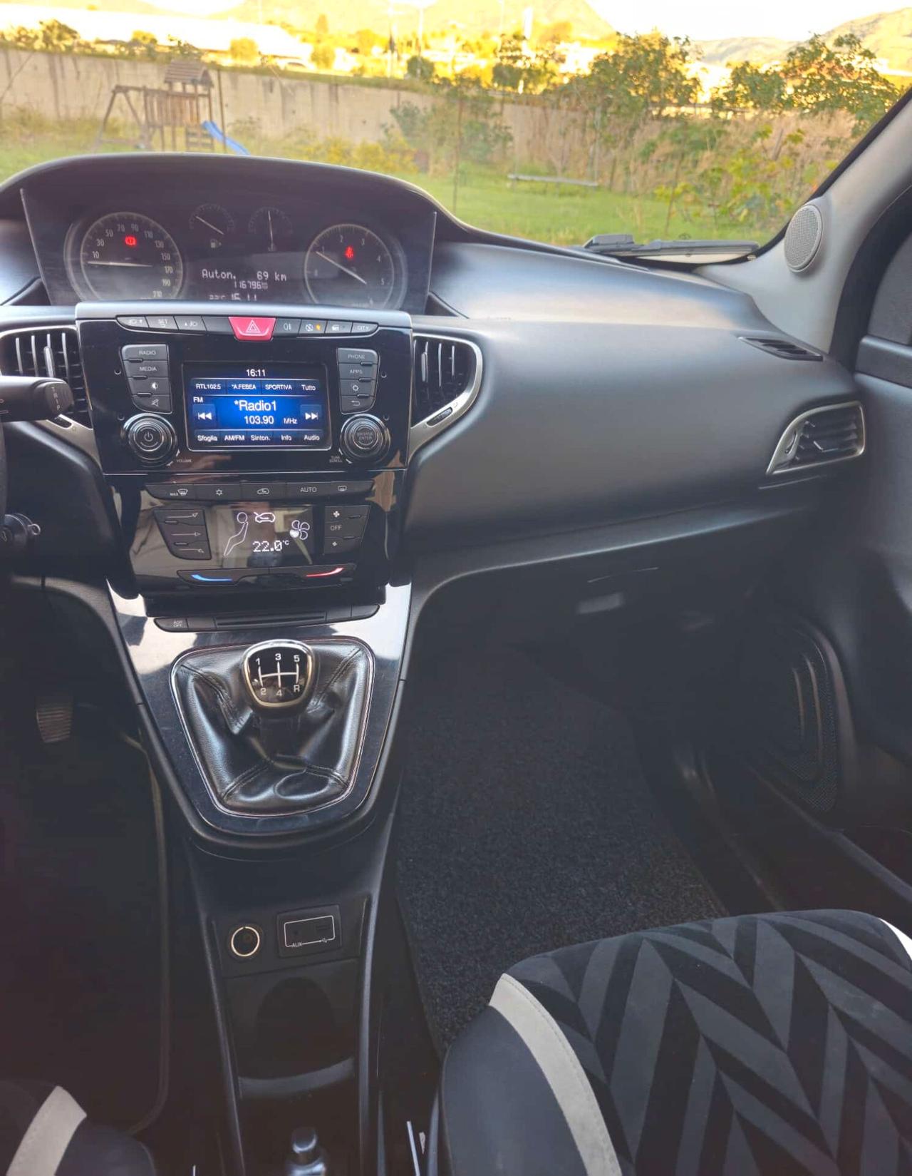 Lancia Ypsilon 1.3 MJT 16V 95 CV 5 porte S&S Platinum