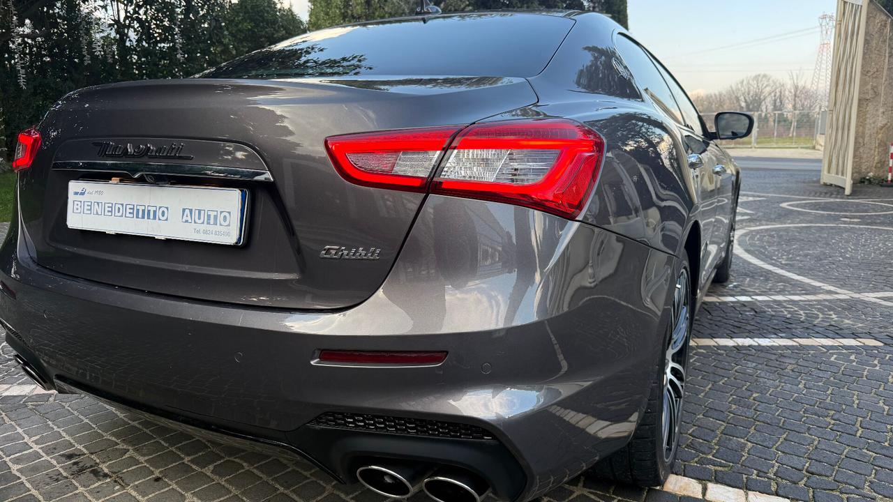 Maserati Ghibli V6 Diesel Gransport TETTO