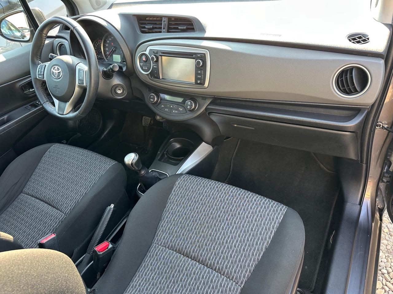 Toyota Yaris 1.0 5 porte Lounge neopatentati