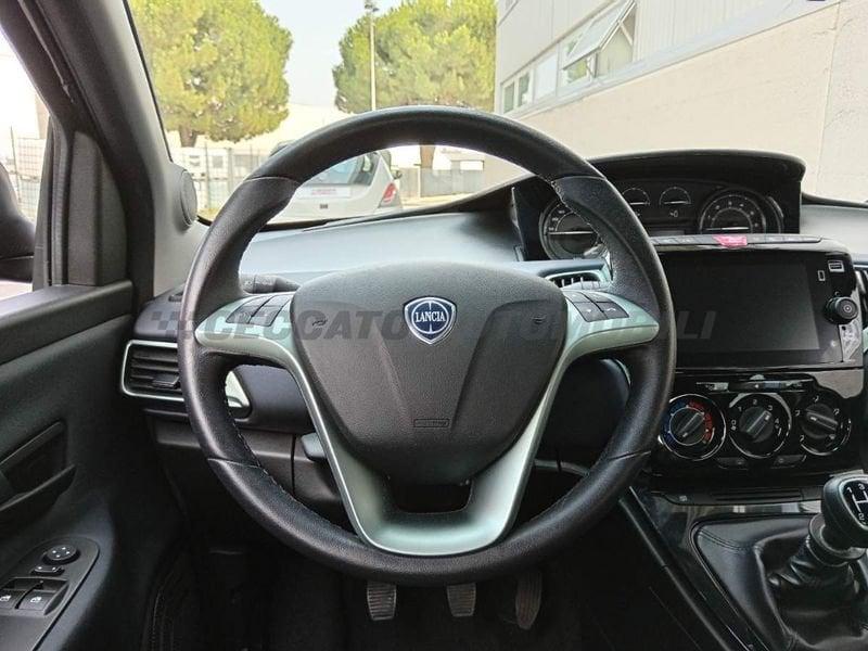 Lancia Ypsilon Ypsilon 1.0 firefly hybrid Platino s&s 70cv