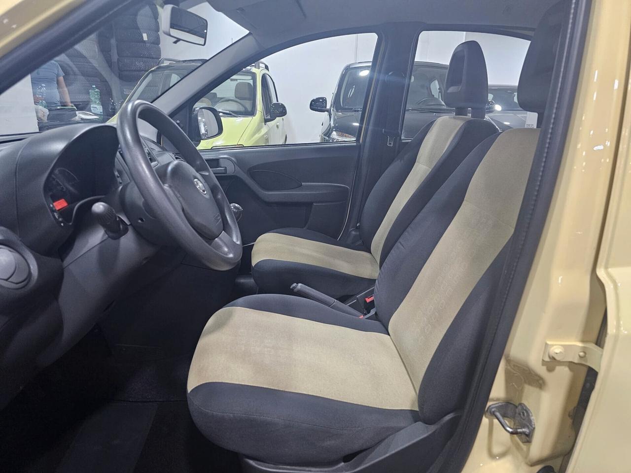 NUOVA FIAT PANDA EMOTION 1.2 BENZ 60CV - AUTO COME NUOVA