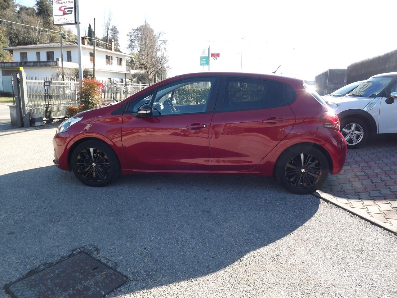 Peugeot 208 1.2 b Allure
