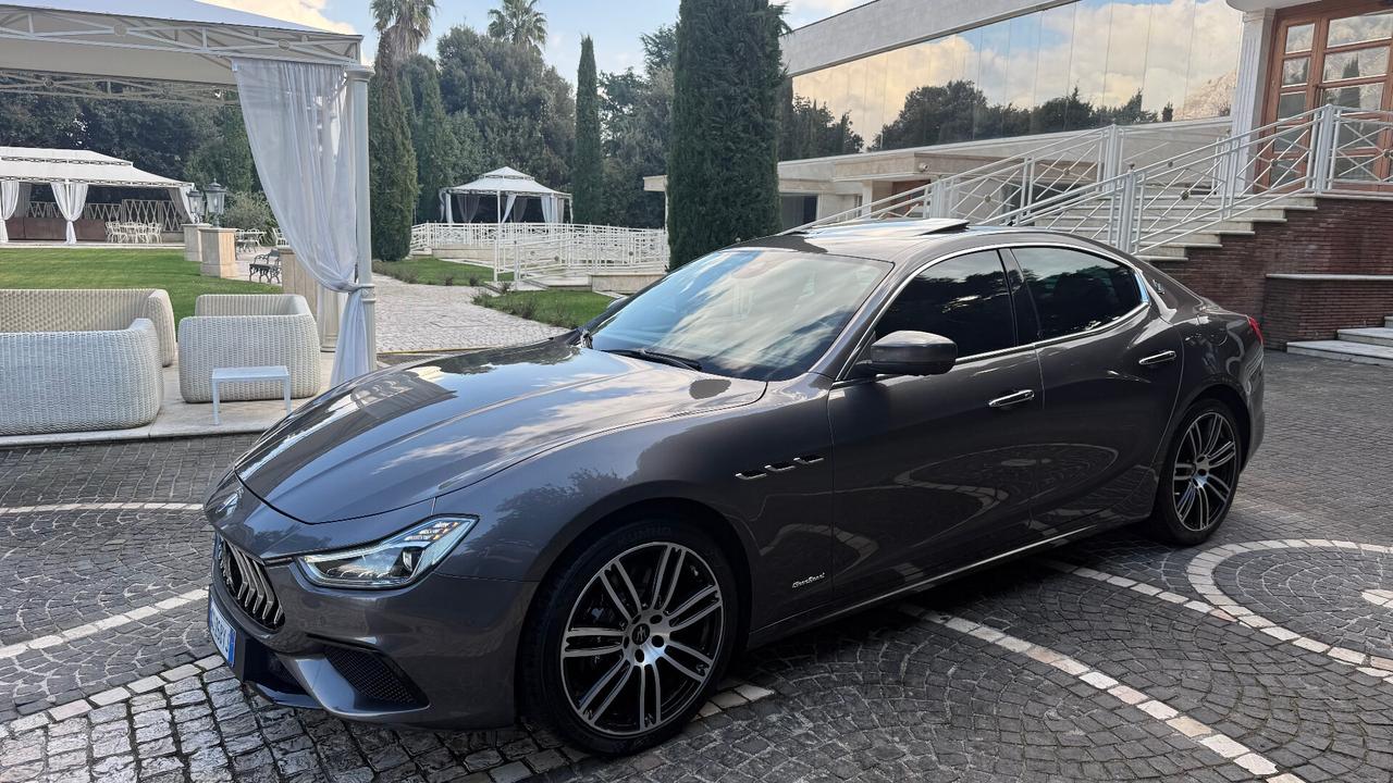 Maserati Ghibli V6 Diesel Gransport TETTO