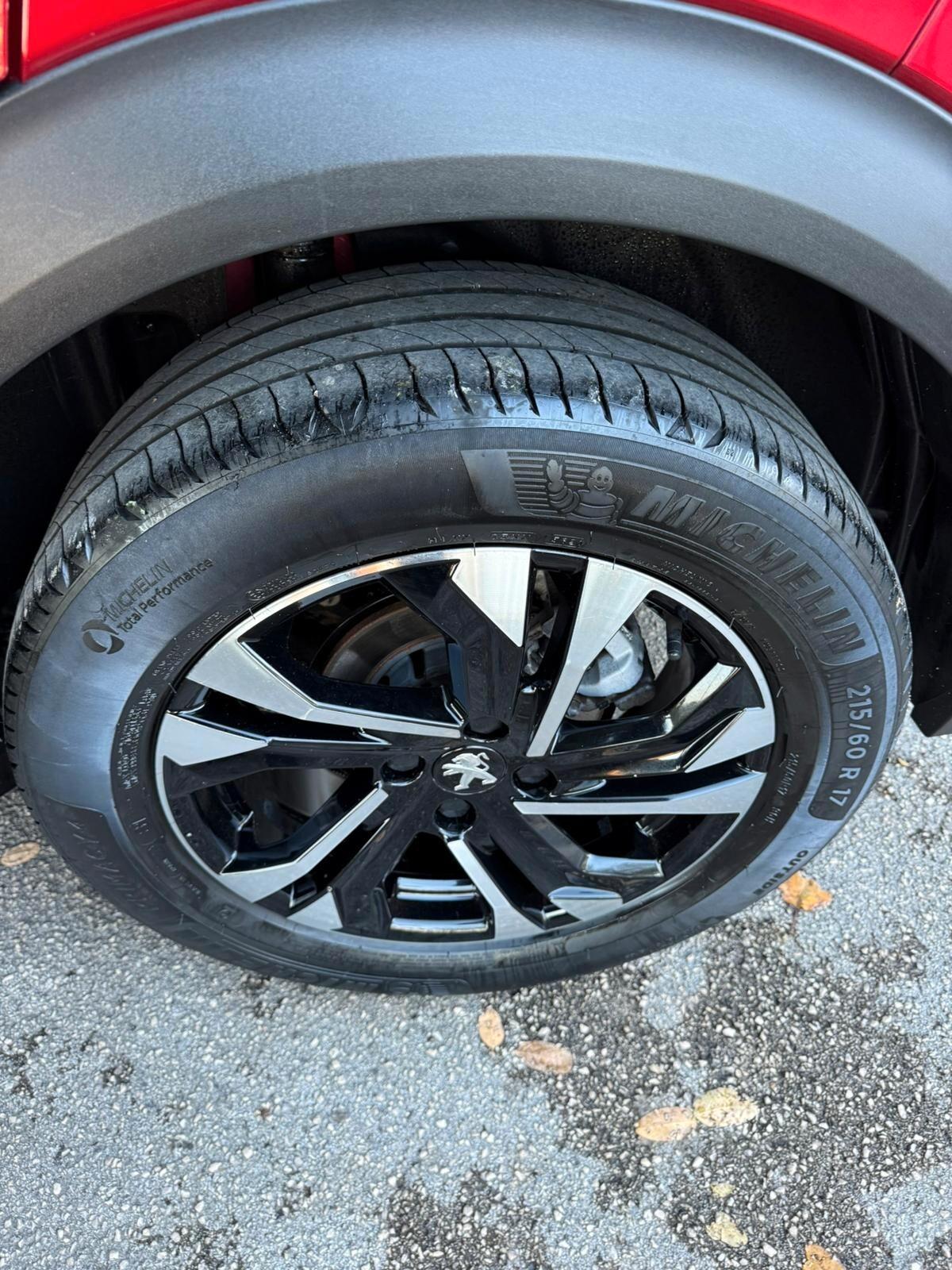 Peugeot 2008 PureTech 130 S&S EAT8 Allure