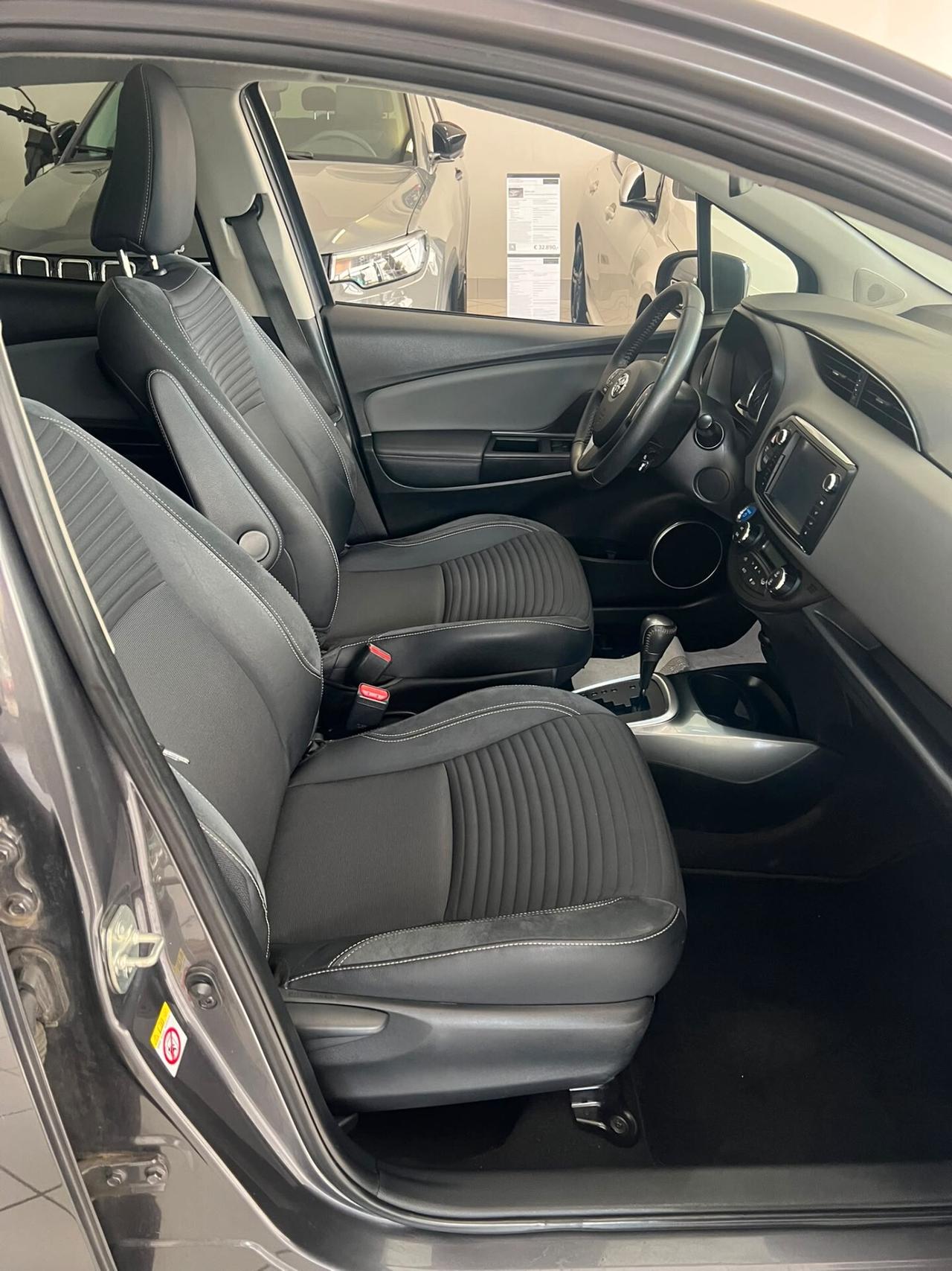 Toyota Yaris 1.5 Hybrid 5 porte Cool