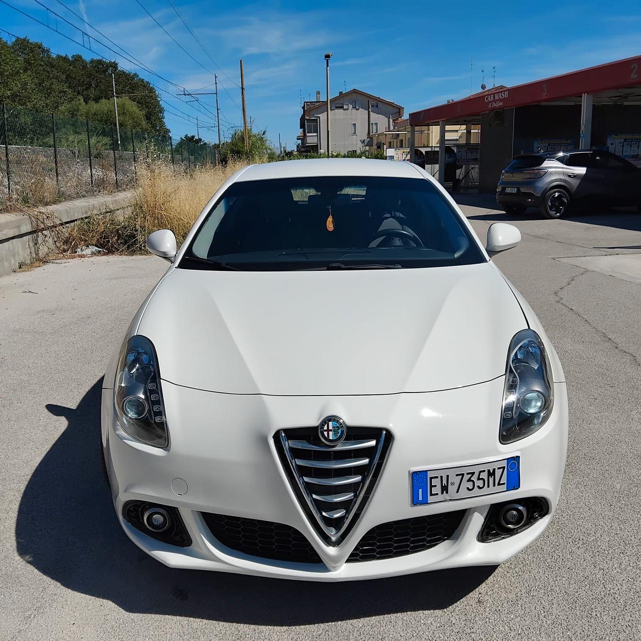 Alfa Romeo Giulietta 1.6 diesel manuale NEOPATENTATI restayling
