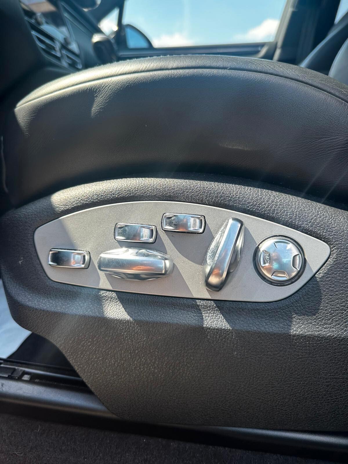 Porsche Macan 2.0 /tetto/pasm/carplay/full