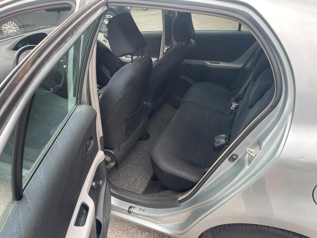 Toyota Yaris 1.0 5 porte