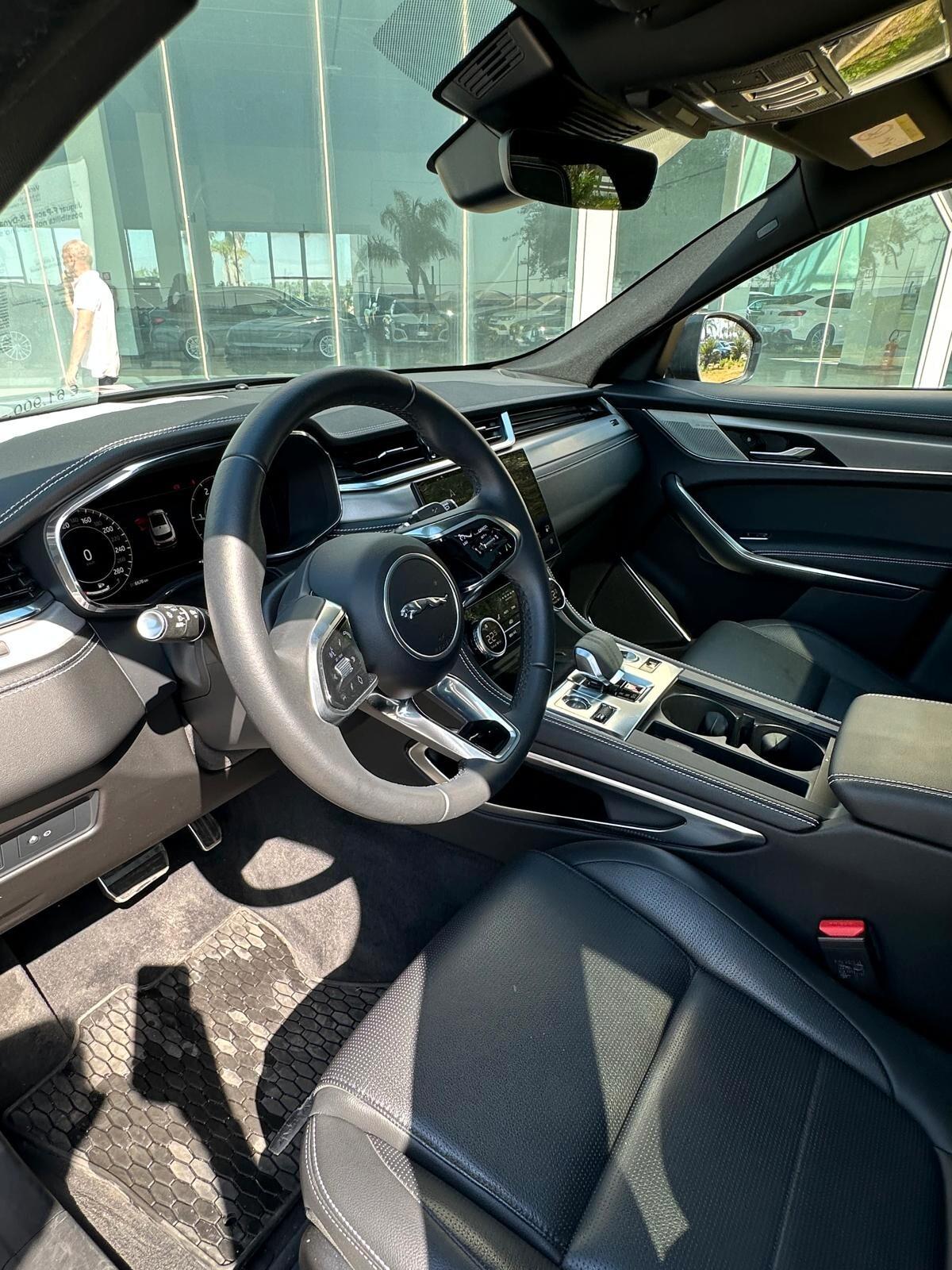 Jaguar F-Pace 2.0 D 204 CV AWD aut. R-Dynamic SE - possibilità noleggio no scoring