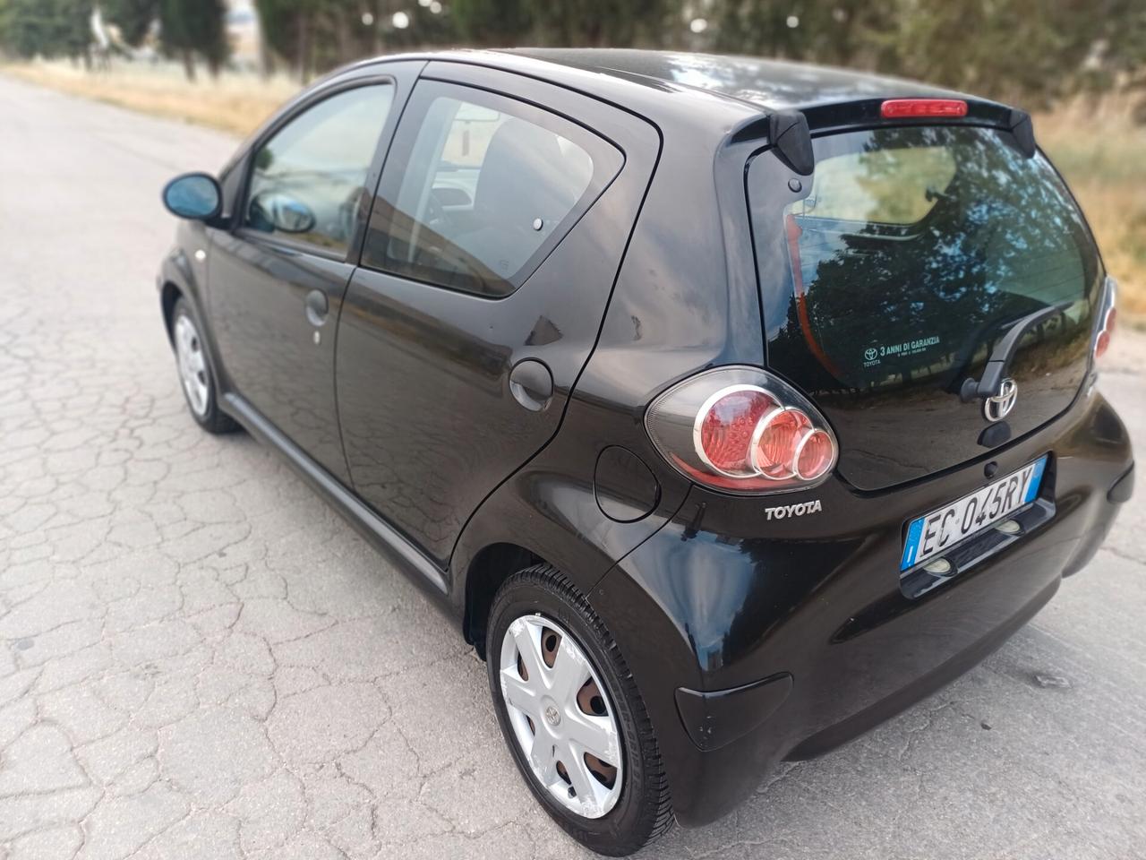 Toyota Aygo Connect 1.0 VVT-i 72 CV 5 porte x-cool