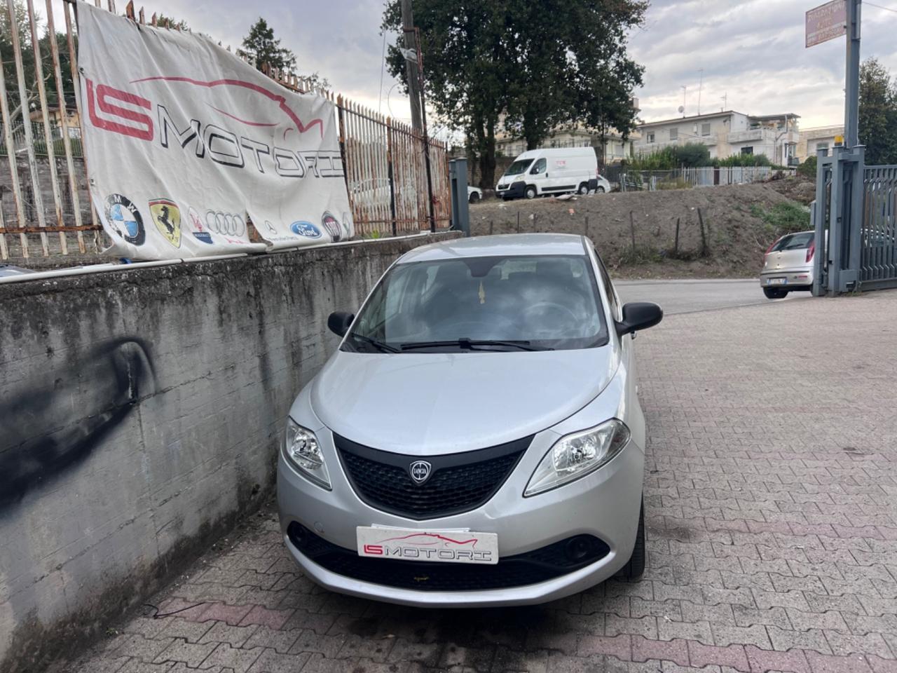Lancia Ypsilon 1.2 69 CV 5 porte GPL Ecochic Gold