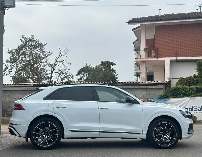 AUDI Q8 Q8 50 TDI 286 CV quattro tiptronic Sport
