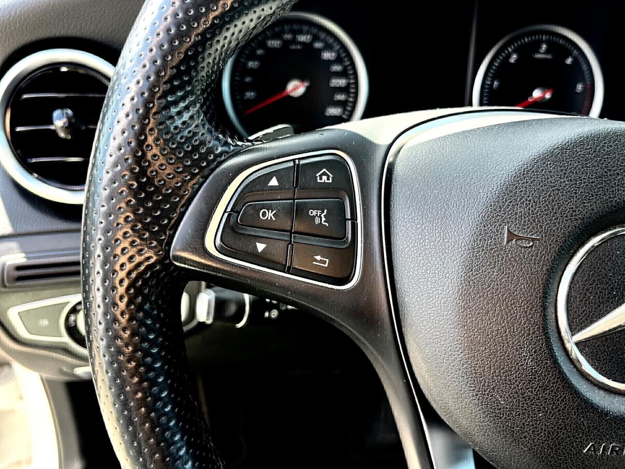 Mercedes-benz GLC 220d 4Matic Premium UNIPRO