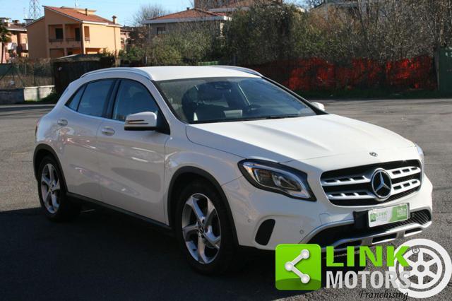 MERCEDES-BENZ GLA 180 Premium