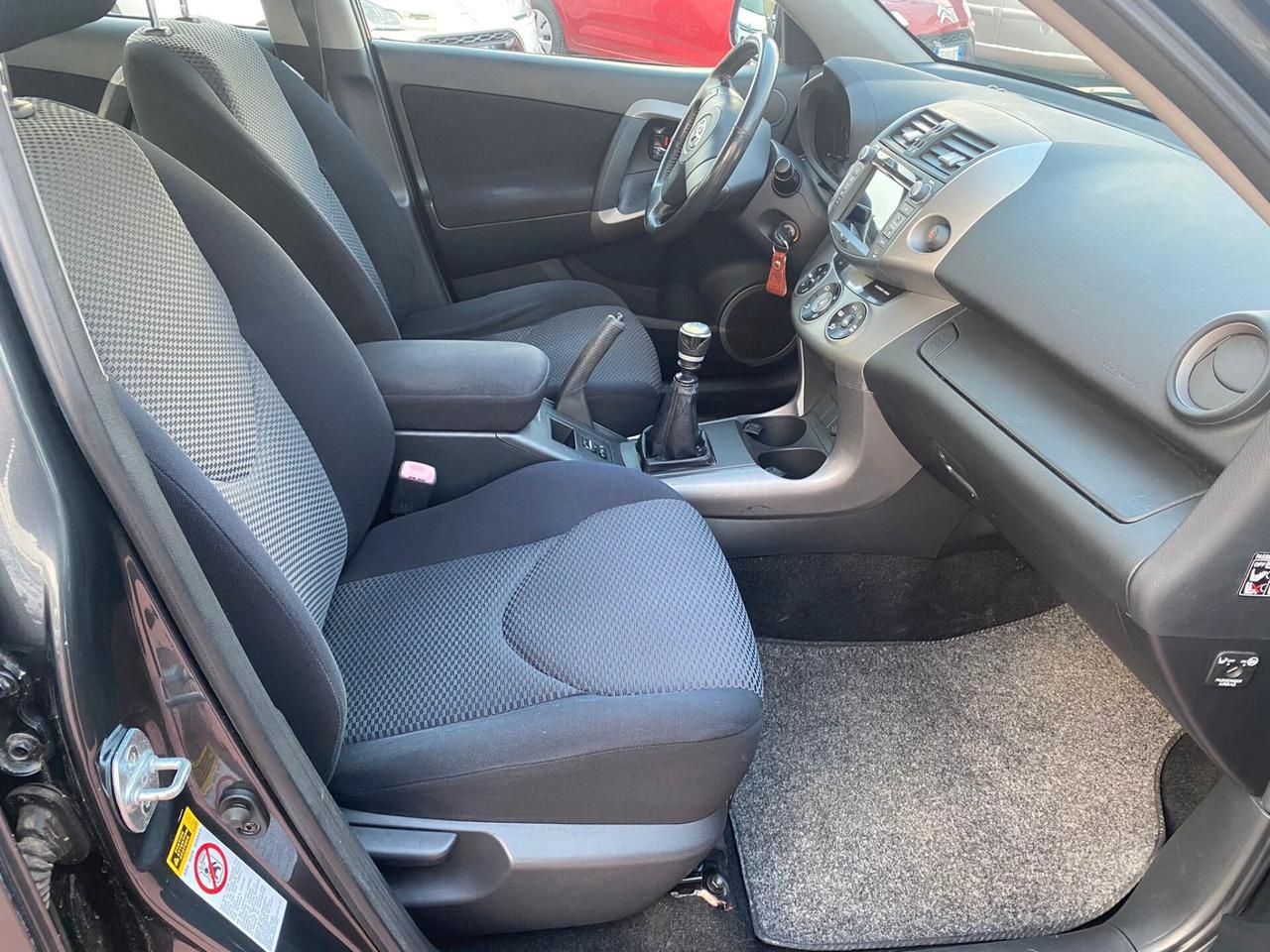 TOYOTA RAV 4 2.2 D-4D - 2007
