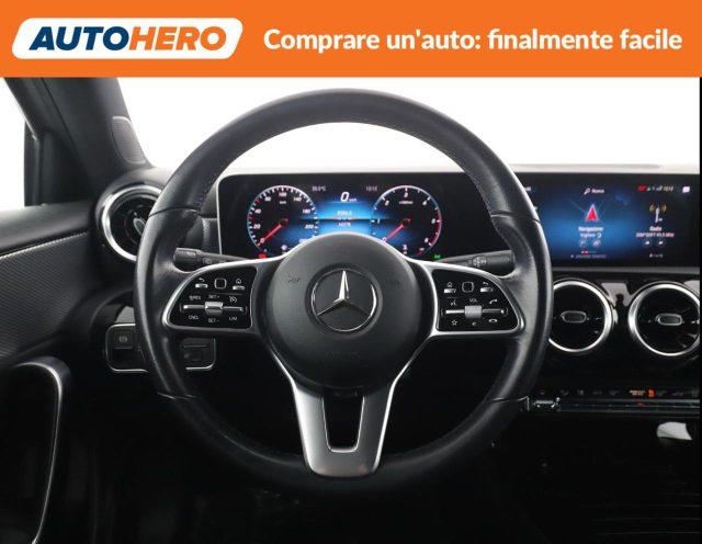 MERCEDES-BENZ A 180 d Automatic Premium