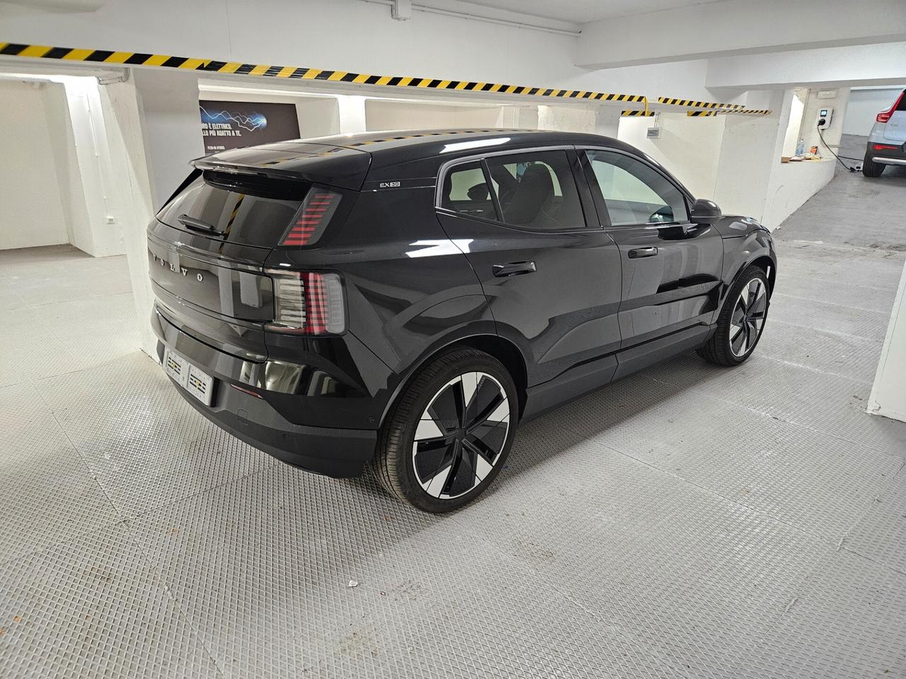 Volvo EX30 Single Motor Extended Range Ultra