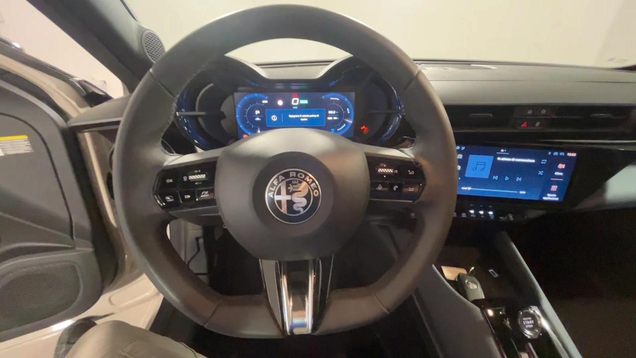 Alfa Romeo Junior 156 CV BEV Sprint