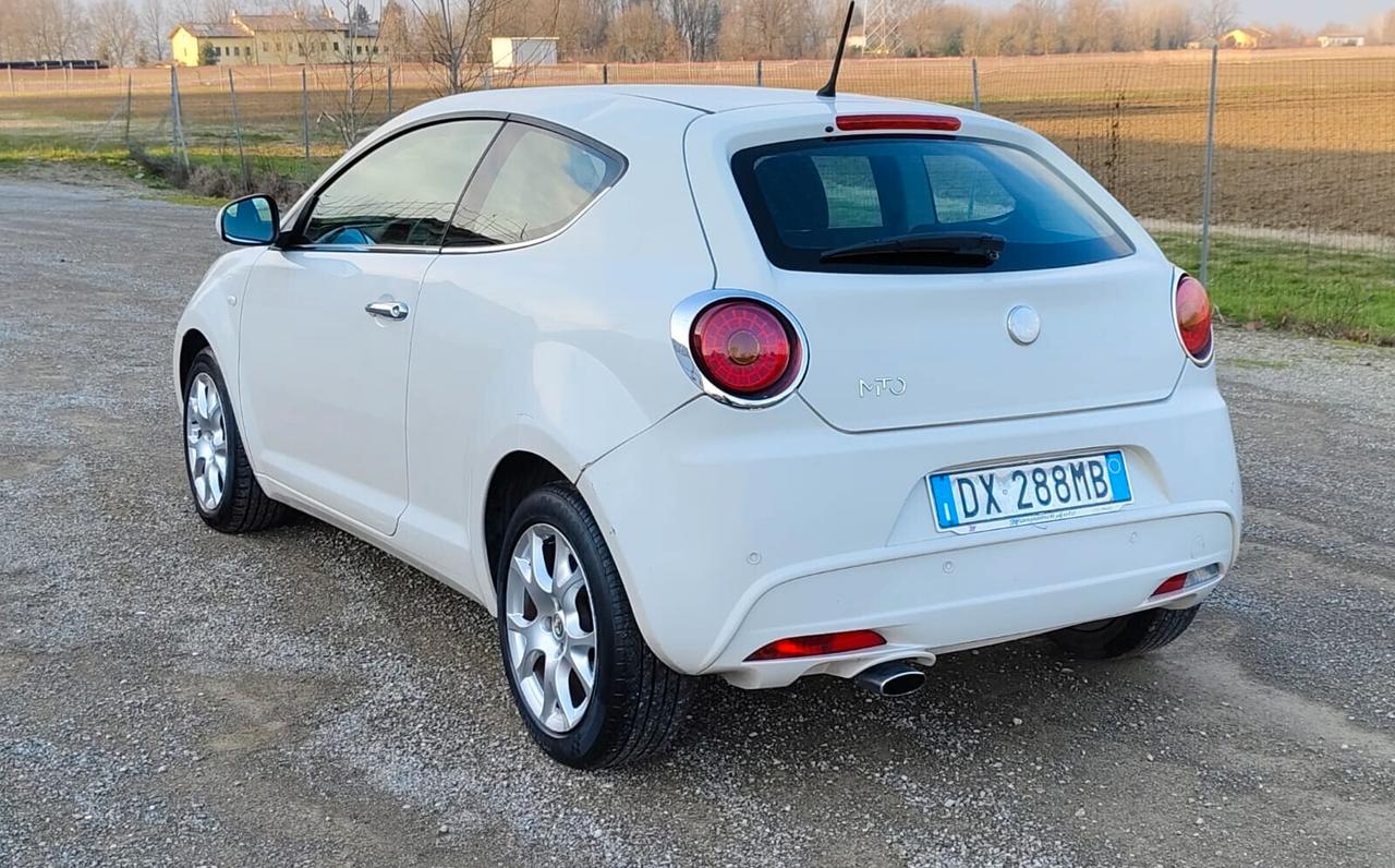 Alfa Romeo MiTo 1.6 JTDm 16V Distinctive Sport Pack