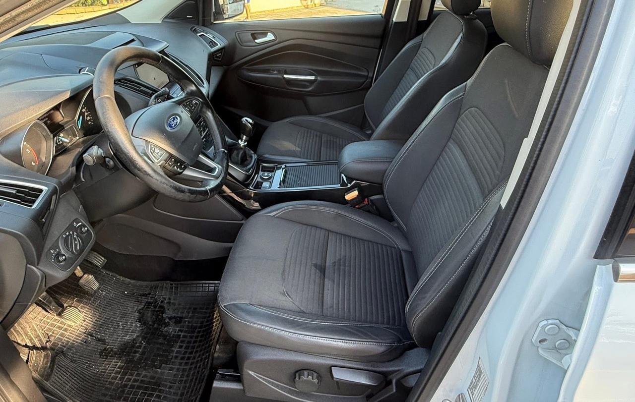 Ford Kuga 1.5 TDCI 120 CV S&S 2WD Titanium