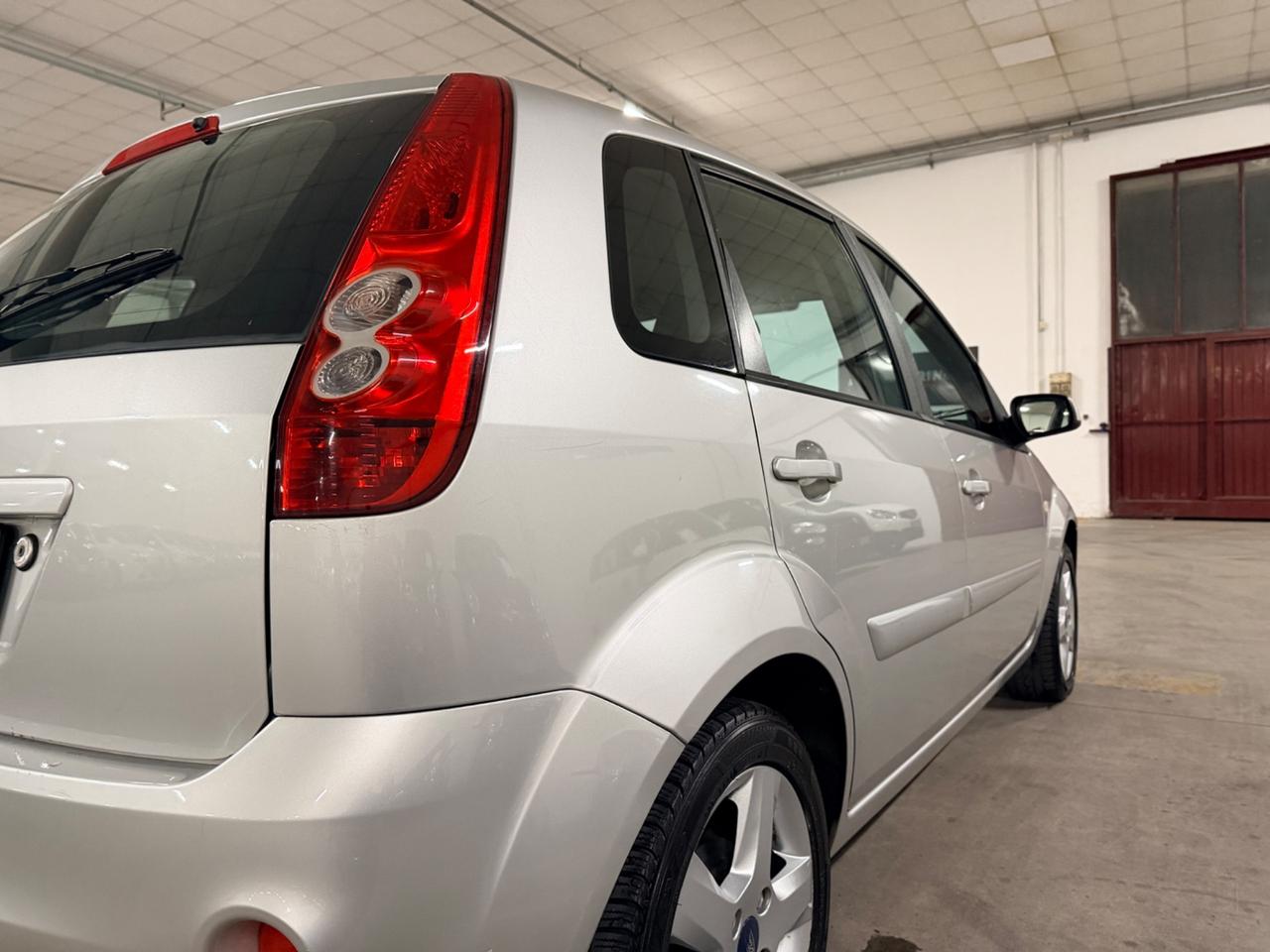 Ford Fiesta 1.2 16V 5p. Titanium