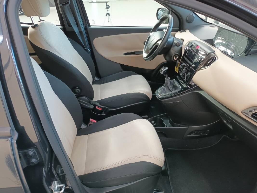 Lancia Ypsilon 1.3 mjt Gold 95cv