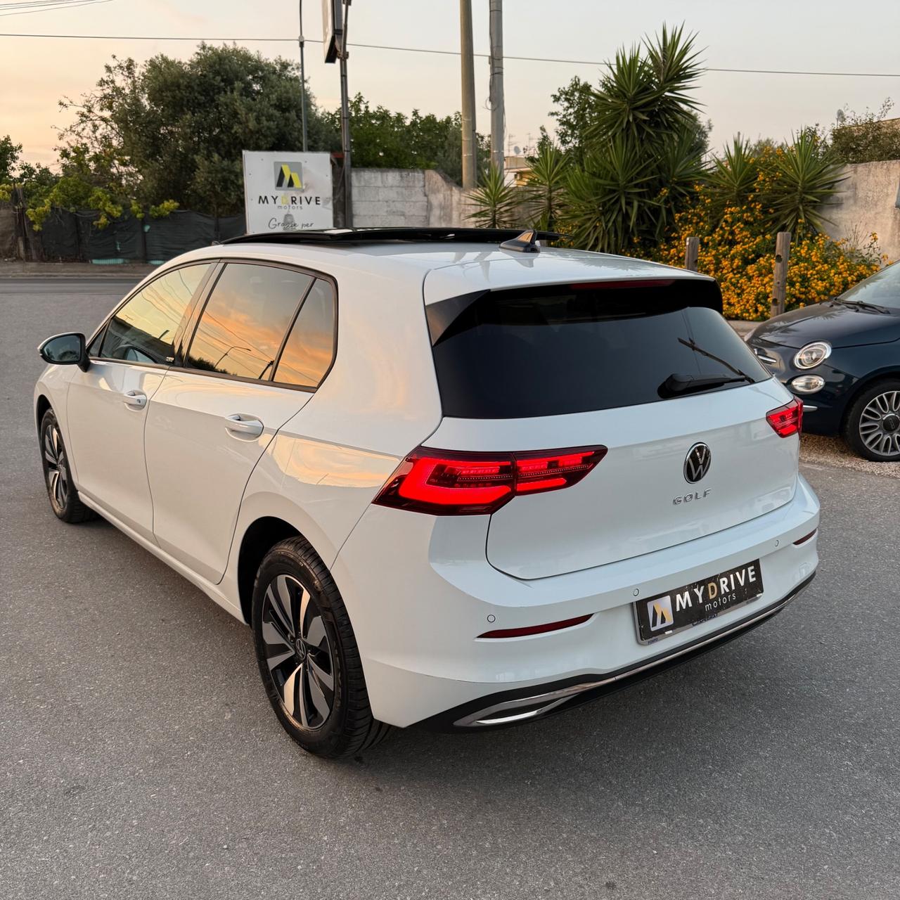 Volkswagen Golf 2.0 TDI DSG Move - Tetto Apribile