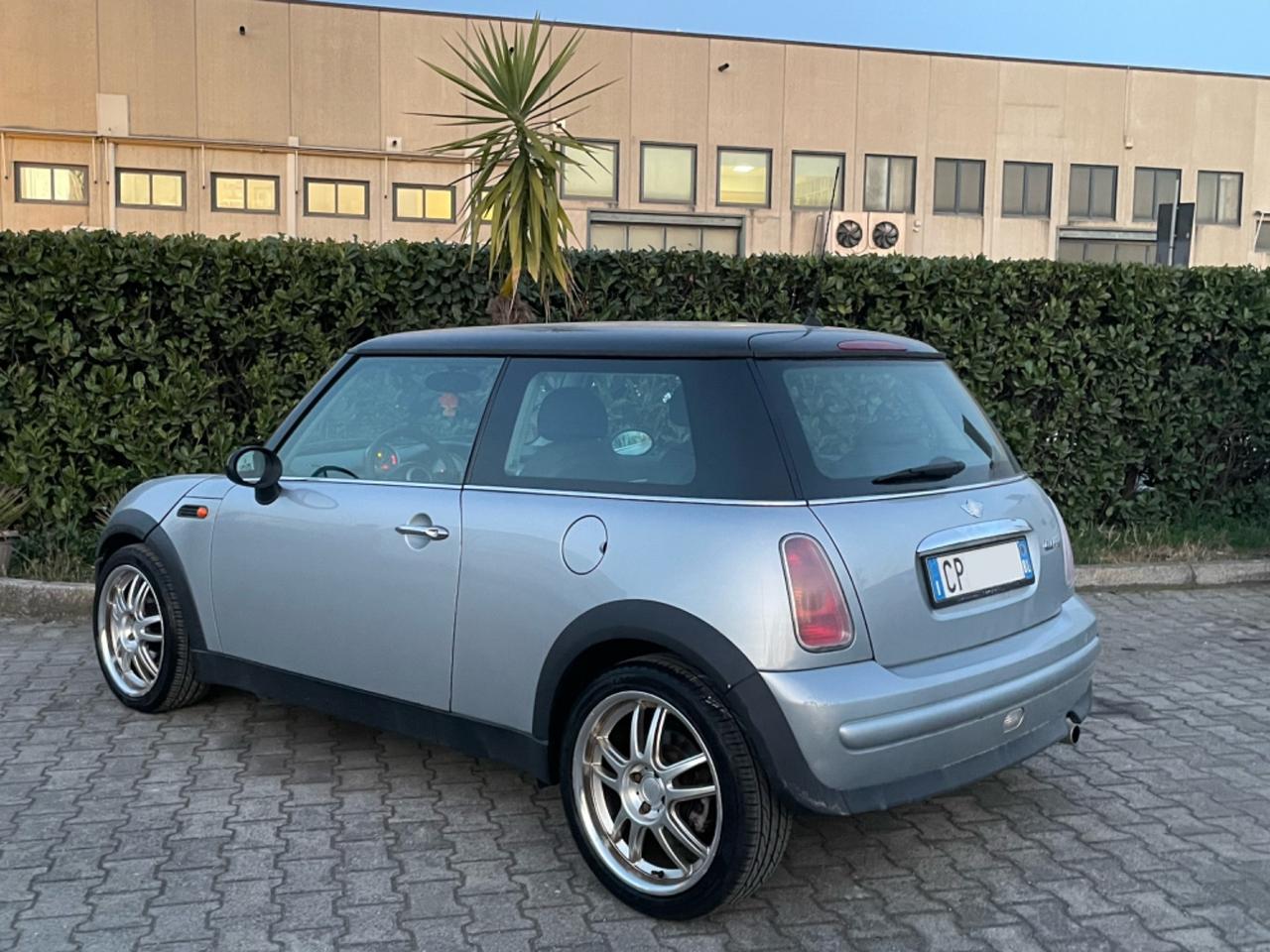 Mini Cooper 1.6 116CV Benzina Neopatentati