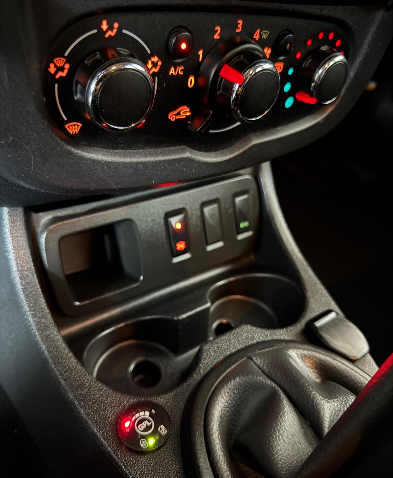 Dacia Duster 1.6 115CV Start&Stop 4x2 GPL Lauréate